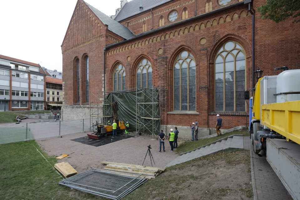 Уплотнение грунта и стабилизация фундамента Рижского собора, объекта Всемирного наследия ЮНЕСКО